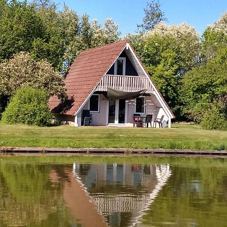 Bungalow De Gouwe aan visvijver, de beste visstek Gramsbergen Buitenkant foto