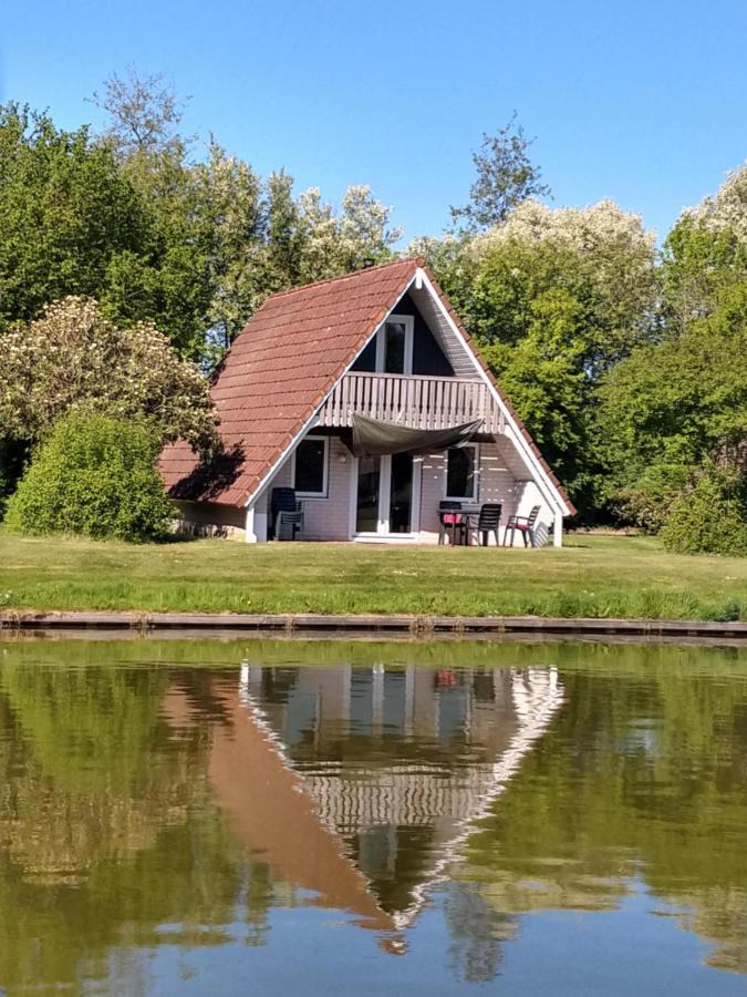 Bungalow De Gouwe aan visvijver, de beste visstek Gramsbergen Buitenkant foto